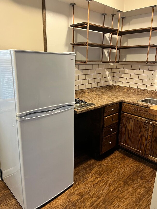 Photo - 695 Riverview Dr