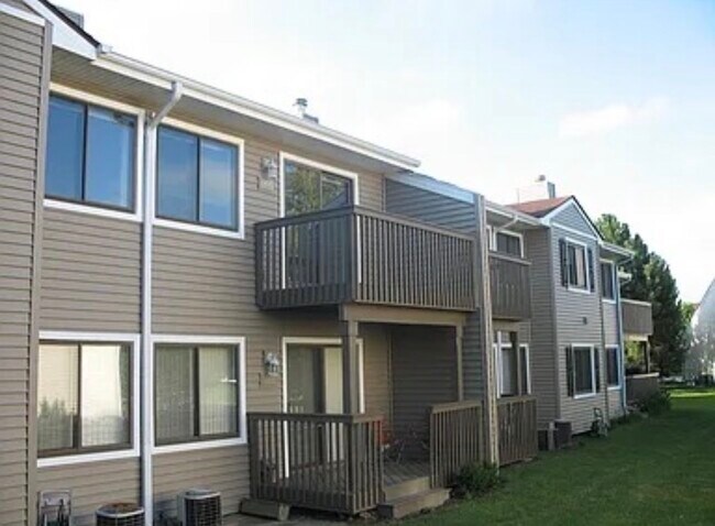 Photo - 995 Pine Tree Circle North Unit 995