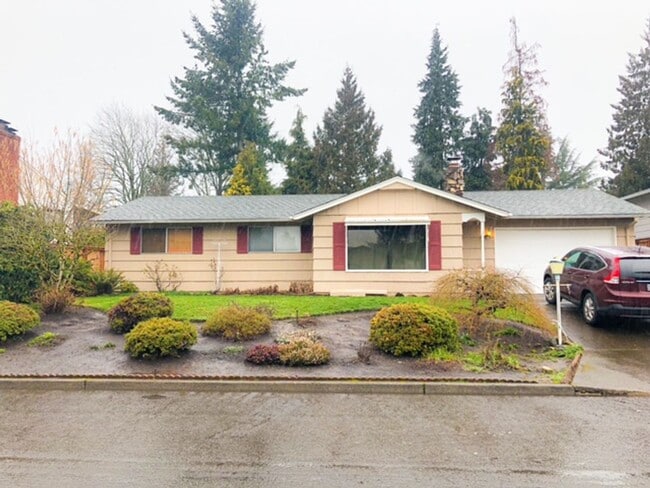 Building Photo - Great location in Milwaukie, OR! 3 bedroom... Rental