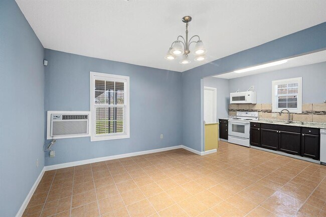 Photo - 3518 Sampson St Unidad A