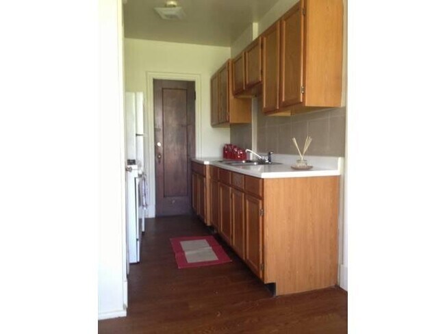 Building Photo - 3612 Delor St Unit C