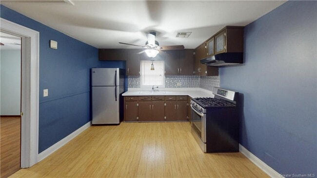 Photo - 735 Fall St