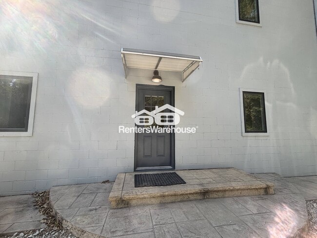 6633 NW 6th Dr