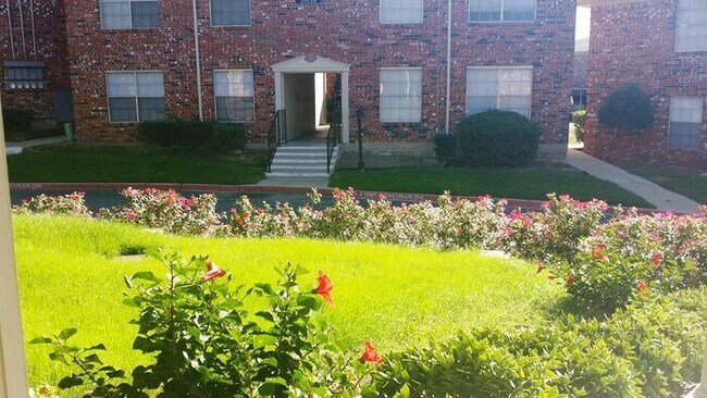 Photo - 6869 Chickering Rd Unidad d3