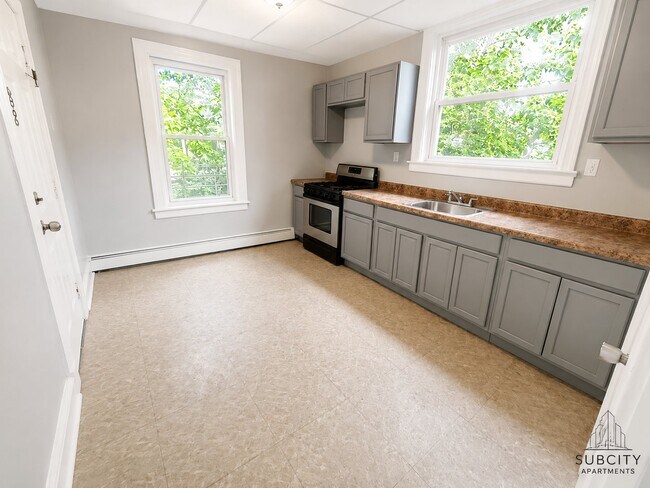 Photo - 70 Eaton Pl Unit 4