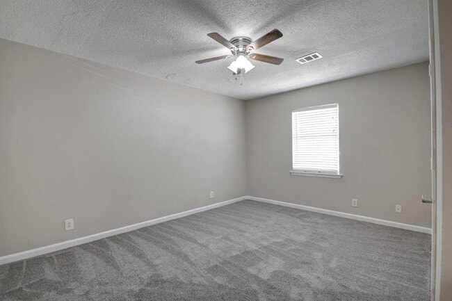 Photo - 925 Westland Dr SW