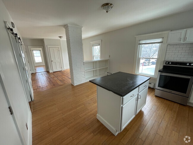 Building Photo - 18 North St Unit #1 Rental