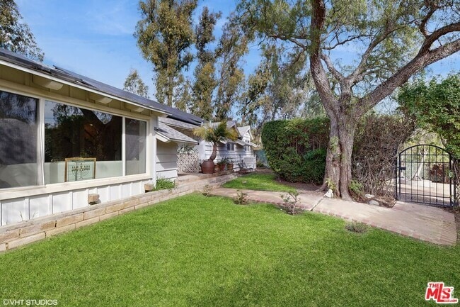 Building Photo - 29051 Pacific Coast Hwy Rental