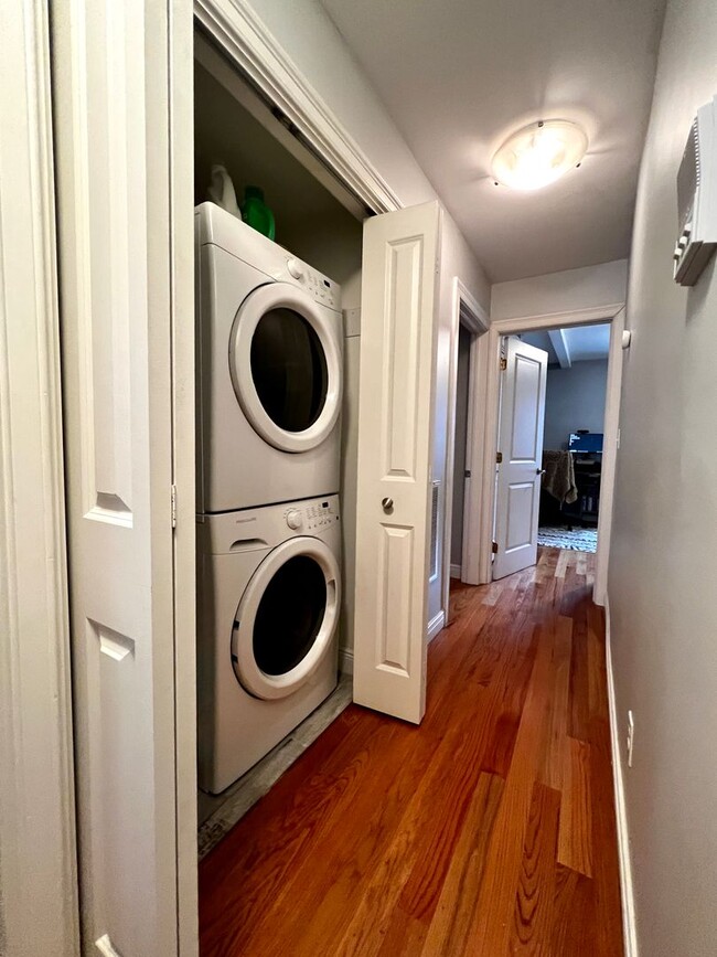 Photo - Well Renovated 2-Bed, 2-Bath Apartment in ...