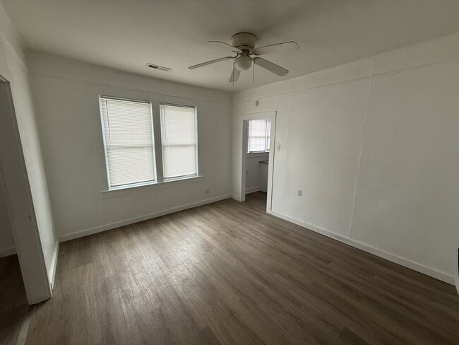 Photo - 125 Clyde St