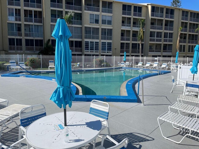 Charming Remodeled 2-Bed, 1-Bath Condo at ... - Charming Remodeled 2-Bed, 1-Bath Condo at ...