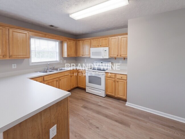 Photo - 1026 Miss Amber Way