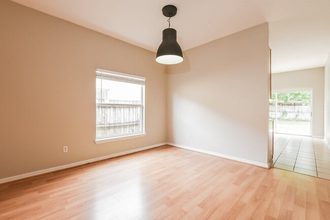 Photo - 10531 Leader Ln