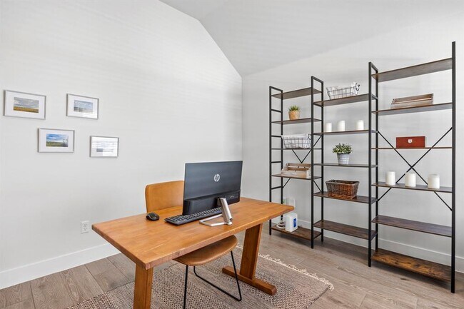 Photo - 532 Elm Green St