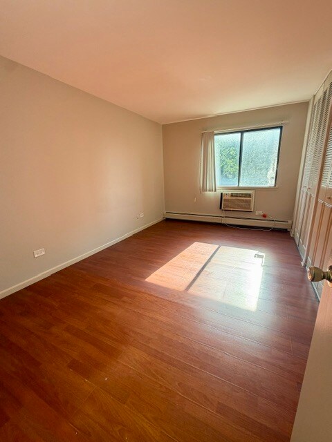 5348 N Cumberland Ave Unit 300