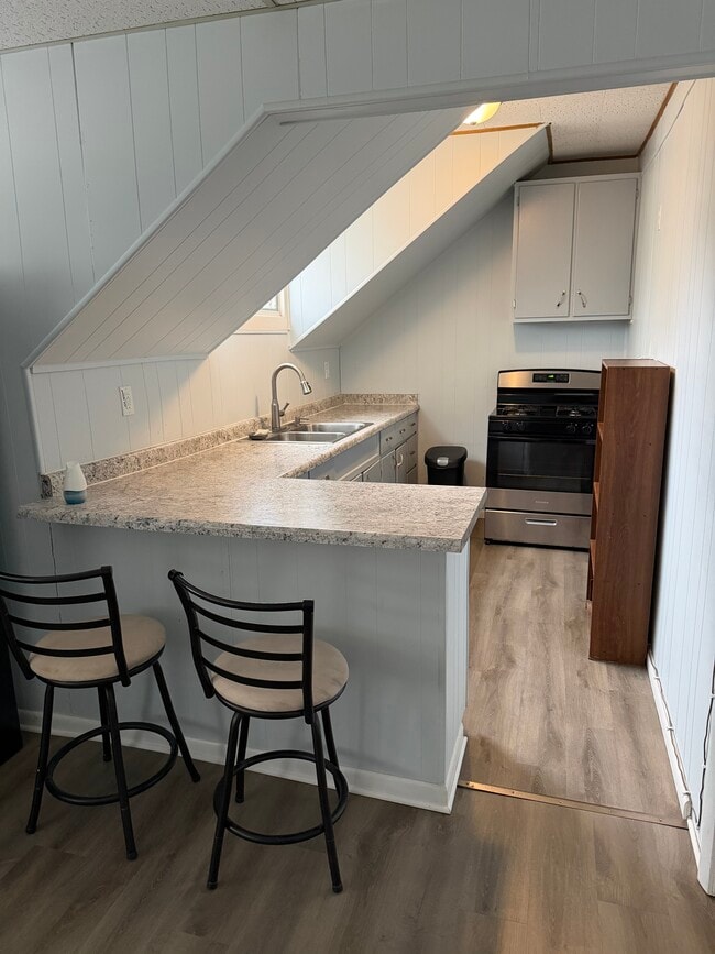 Building Photo - 1352 Illinois Ave Unit Apt 2