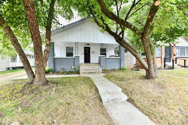 Photo - 1924 Mansfield St