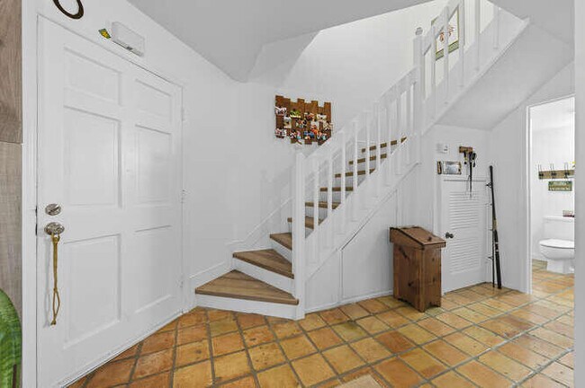 Photo - 111 Seabreeze Cir