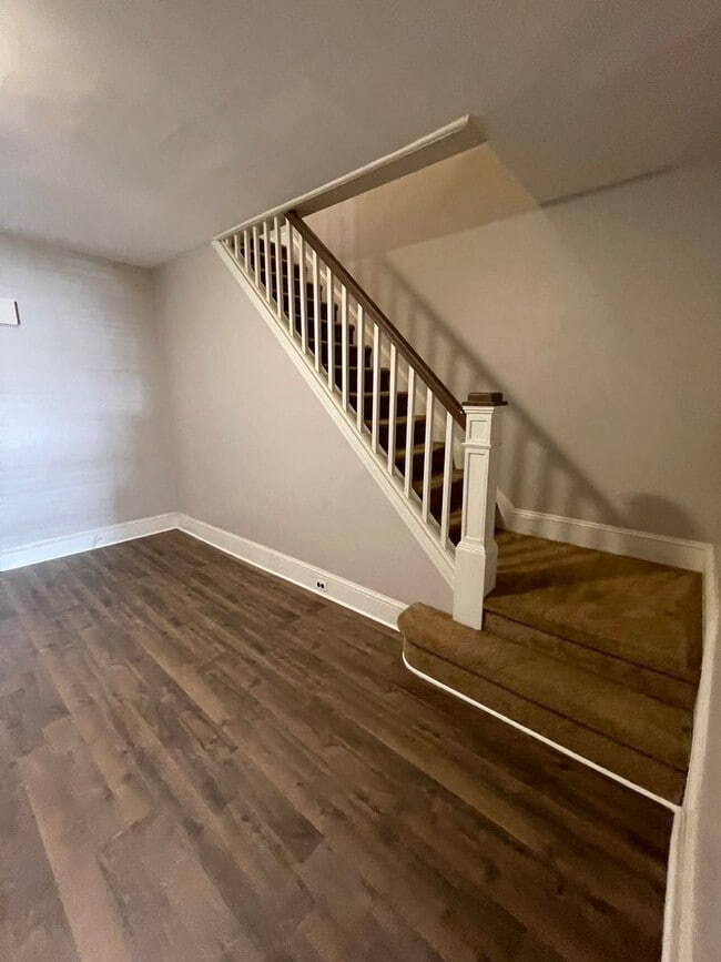 302 Edmonds Ave