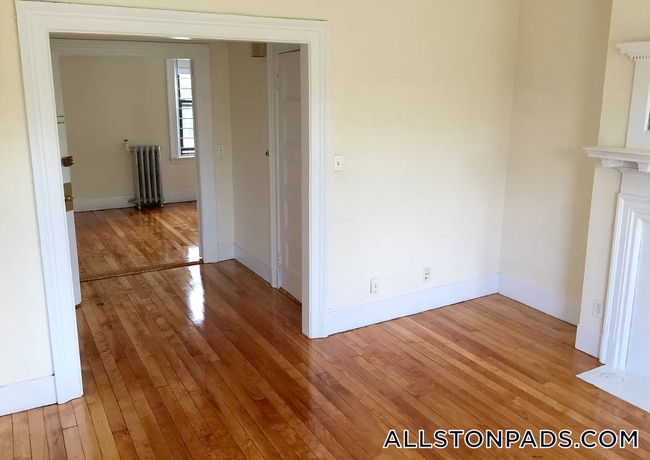 Photo - 19 Brighton Ave Unidad 4