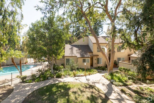 22330 Victory Blvd - Sequoia Village Apartments