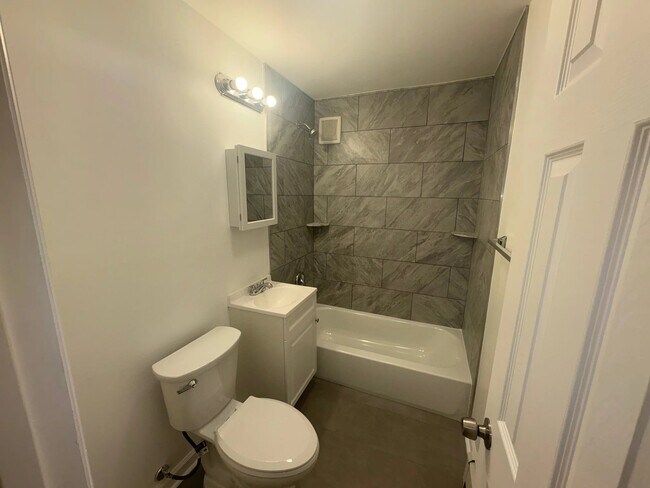 Photo - 702-704-704 Fifth Ave Unit E2