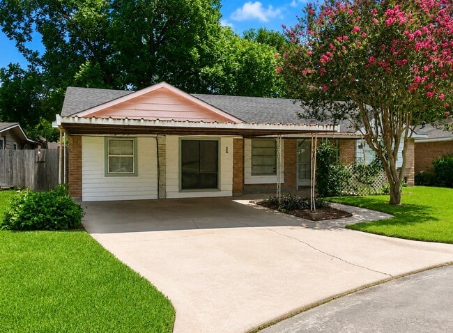 Photo - 5519 Mendota Ln