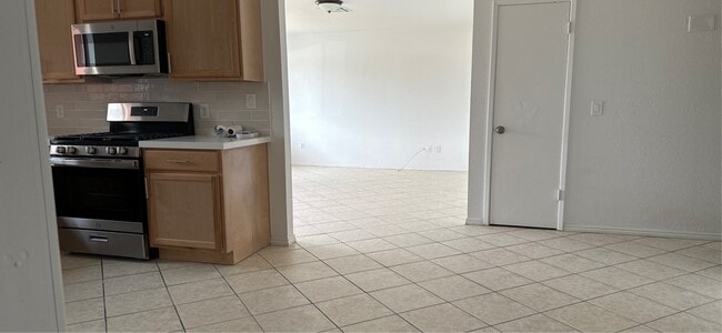 Photo - 1023 Alila Ave