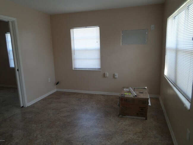 Photo - 145 E Alachua Ln