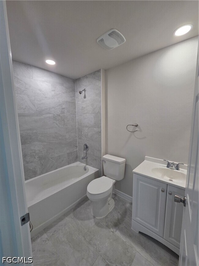 Photo - 1418 SE 1st Pl