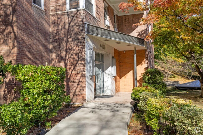 Entrance - Fountain Gardens