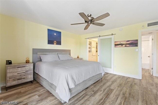 Building Photo - 555 Park Shore Dr Unit B513