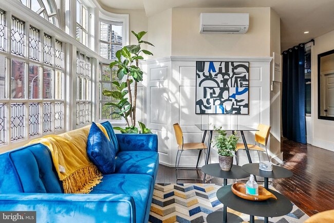 Photo - 1836 Delancey St Unit 3