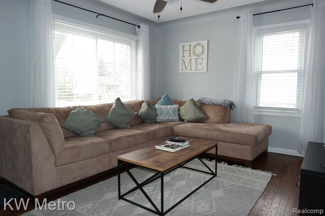 Photo - 1586 W Saratoga St