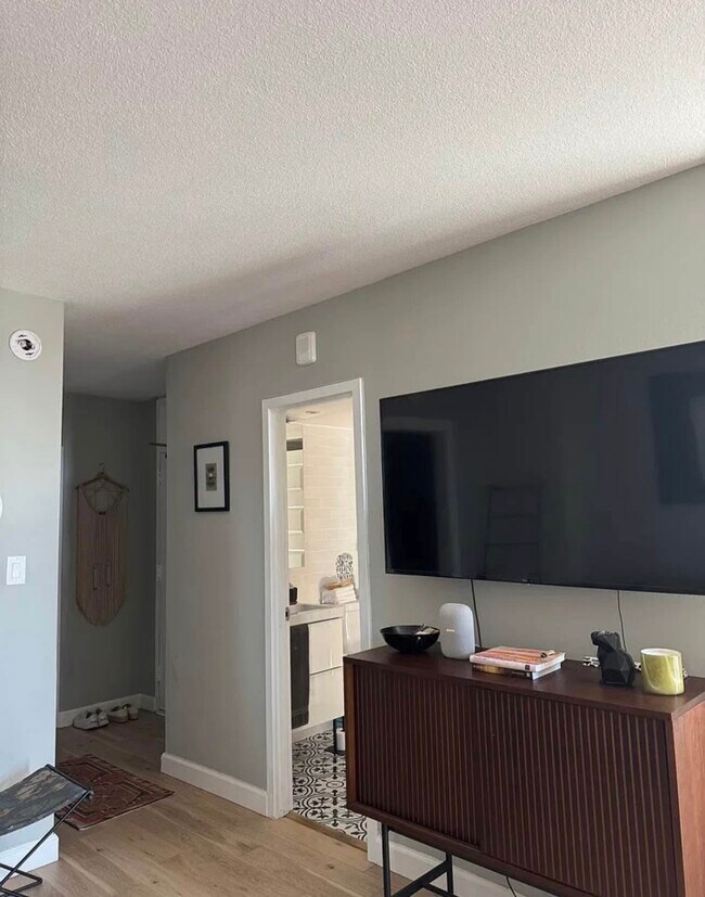 Photo - 4242 East West Hwy Unidad 917