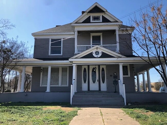Building Photo - 516 N Grand Ave Rental
