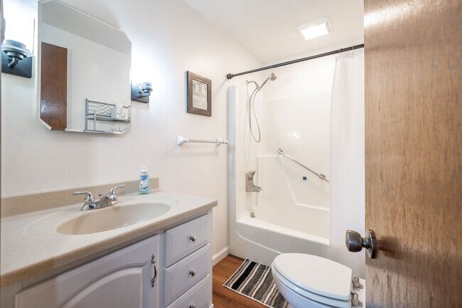 Photo - 86 Old Farms Ln Unidad 86