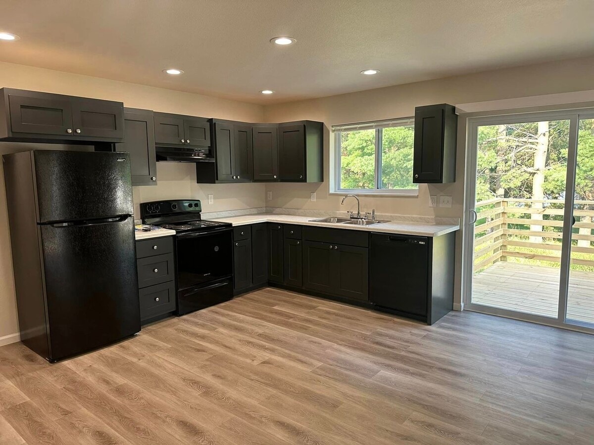 3 Bedroom Duplex - 3 Bedroom Duplex