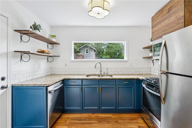 Photo - 1136 Gilbert St SE