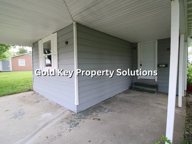 Photo - Nicely updated 3 BR 1 BA House with Covered Front Porch and Central Air (SECTION 8 APPROVED)