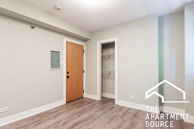 Photo - 505 W Belmont Ave Unidad 4E