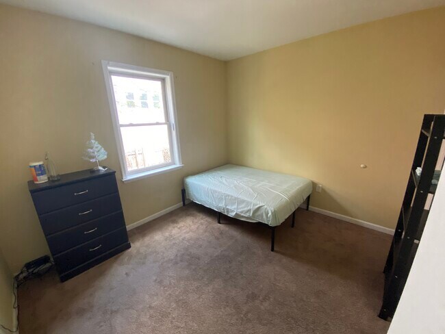 Photo - 1637 W Diamond