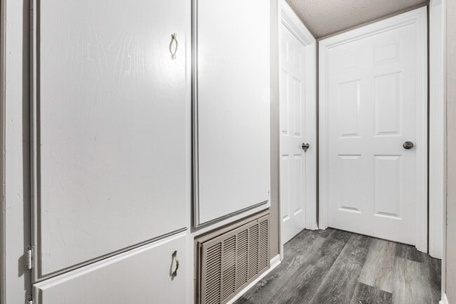 Photo - 918 Delmar Cir