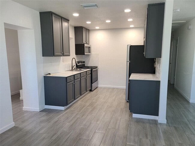 Photo - 2701 13th St W