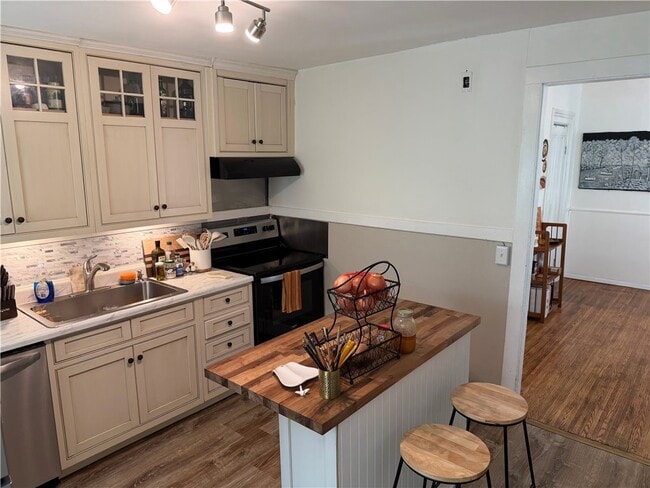 Photo - 69 Averill Ave