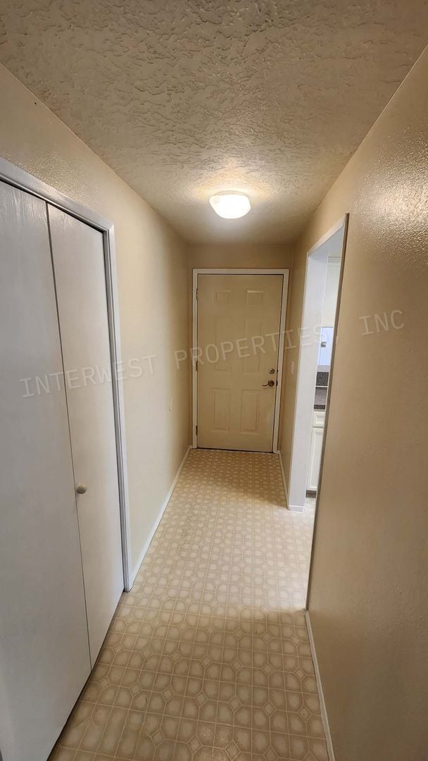Photo - 3 bd 2 ba Ranch Style Beaverton Home with W/D in Unit, 2 Car Garage and Large Fenced Yard!