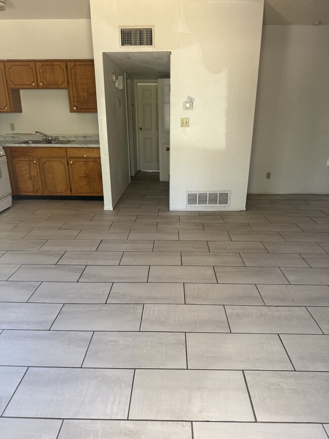 Photo - 450 Via Lechuza Unidad C