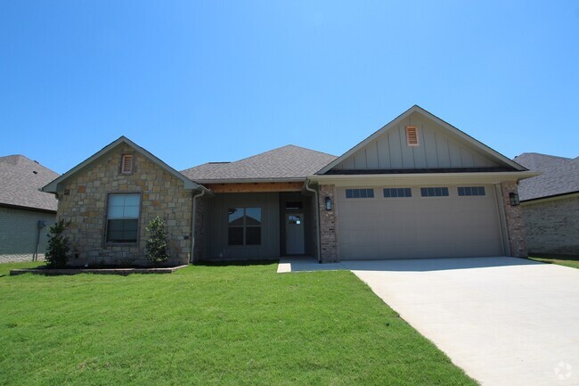 Building Photo - Coming Soon!! Gorgeous 4 bedroom 2.5 Bath ... Rental