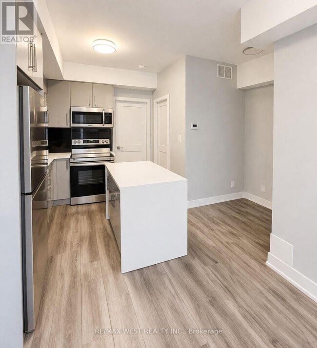 Photo - 6065 McLeod Rd