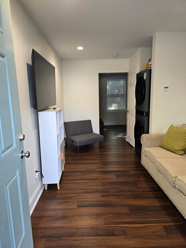 107 David St Unit SI ID1234795P